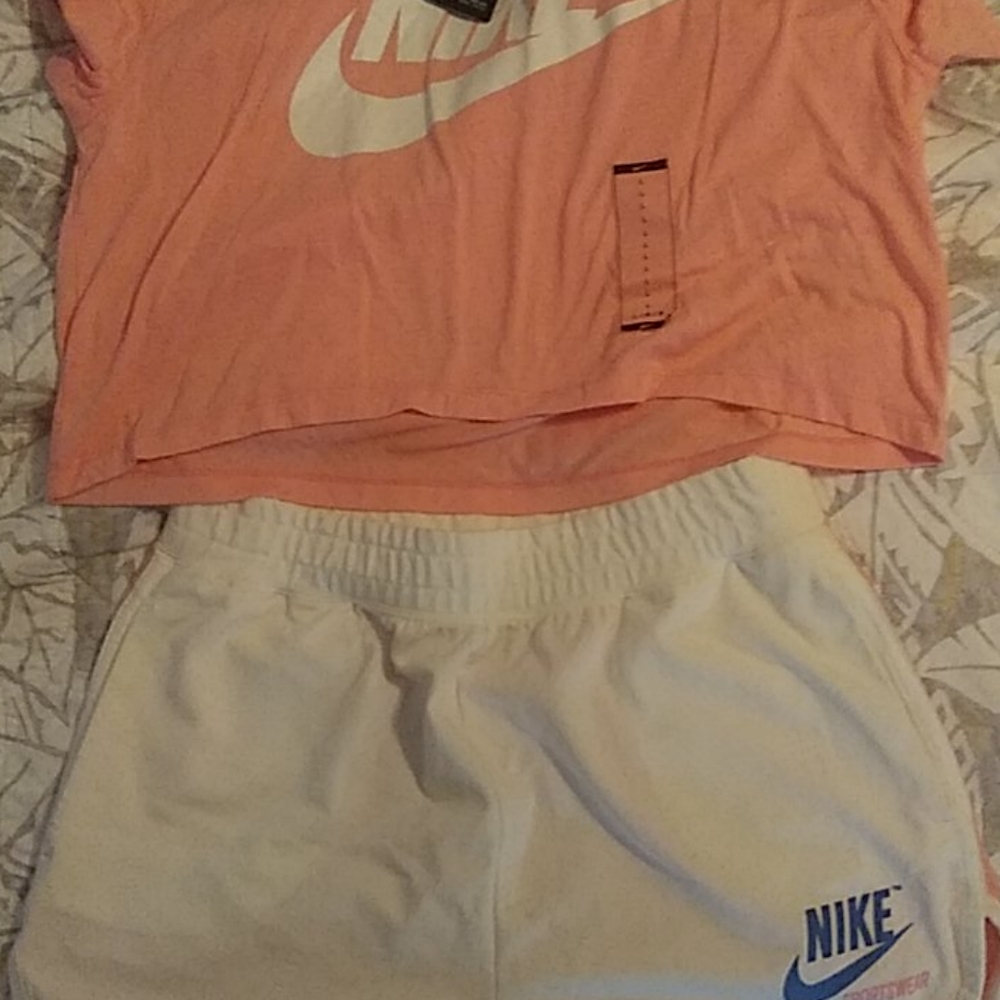 NWT..Nike sportswear set